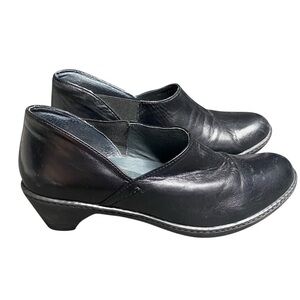 Dansko Baylee Black Leather Slip-On Clogs Size 40 (US 9.5–10)